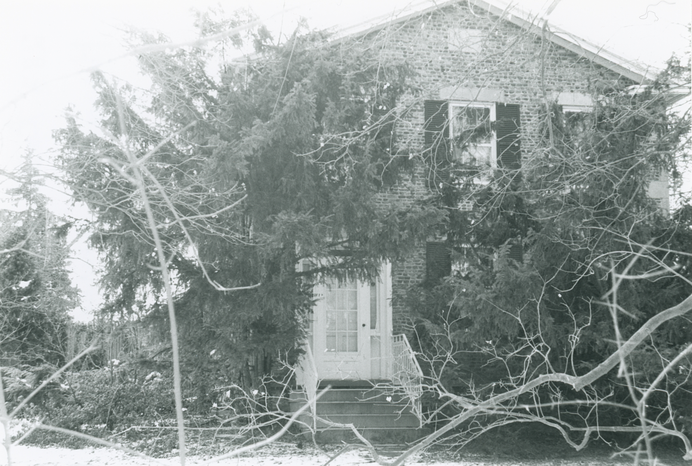 Hen-13 283 Castle Rd 1